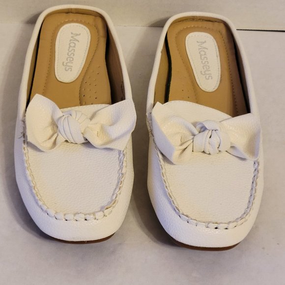 Masseys Shoes Masseys Womens Charm White Pebbled Mule Slidesshoes 8